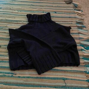 H&M Divided Navy Cropped Sweater